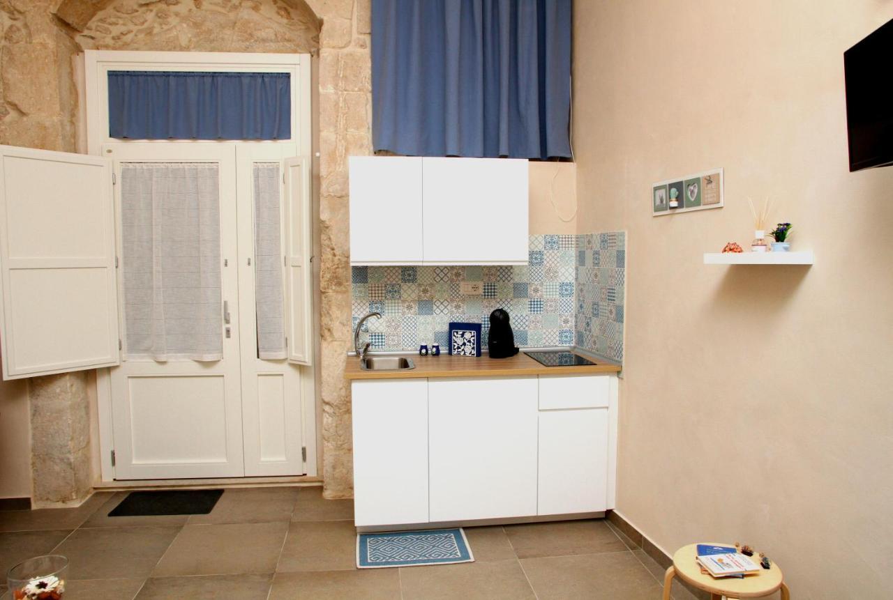 Essentia Rooms- Ortigia Holidays 시라쿠사 외부 사진