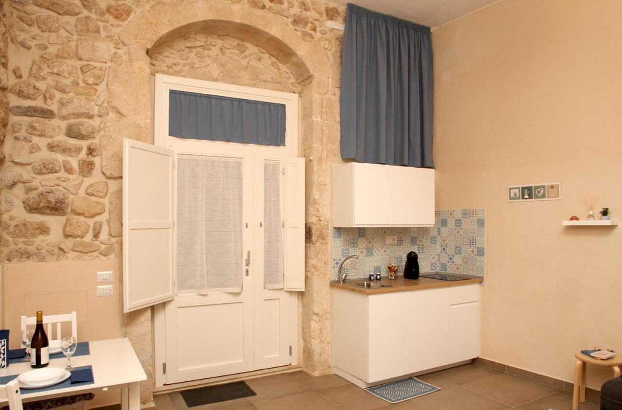 Essentia Rooms- Ortigia Holidays 시라쿠사 외부 사진