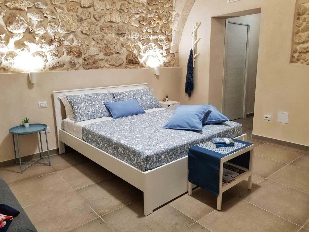 Essentia Rooms- Ortigia Holidays 시라쿠사 외부 사진