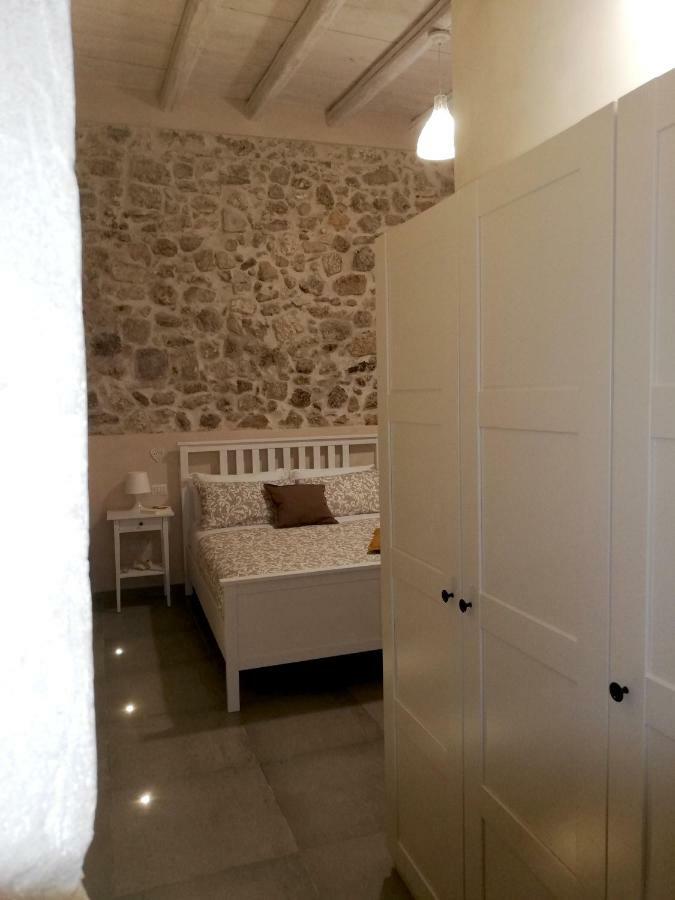 Essentia Rooms- Ortigia Holidays 시라쿠사 외부 사진